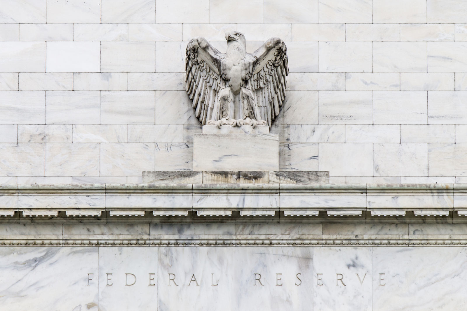Perspectivas Financieras: La Fed y su Influencia en los Mercados Globales y Locales